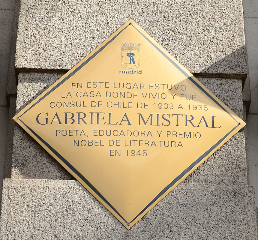 Placas conmemorativas en el barrio de Ibiza